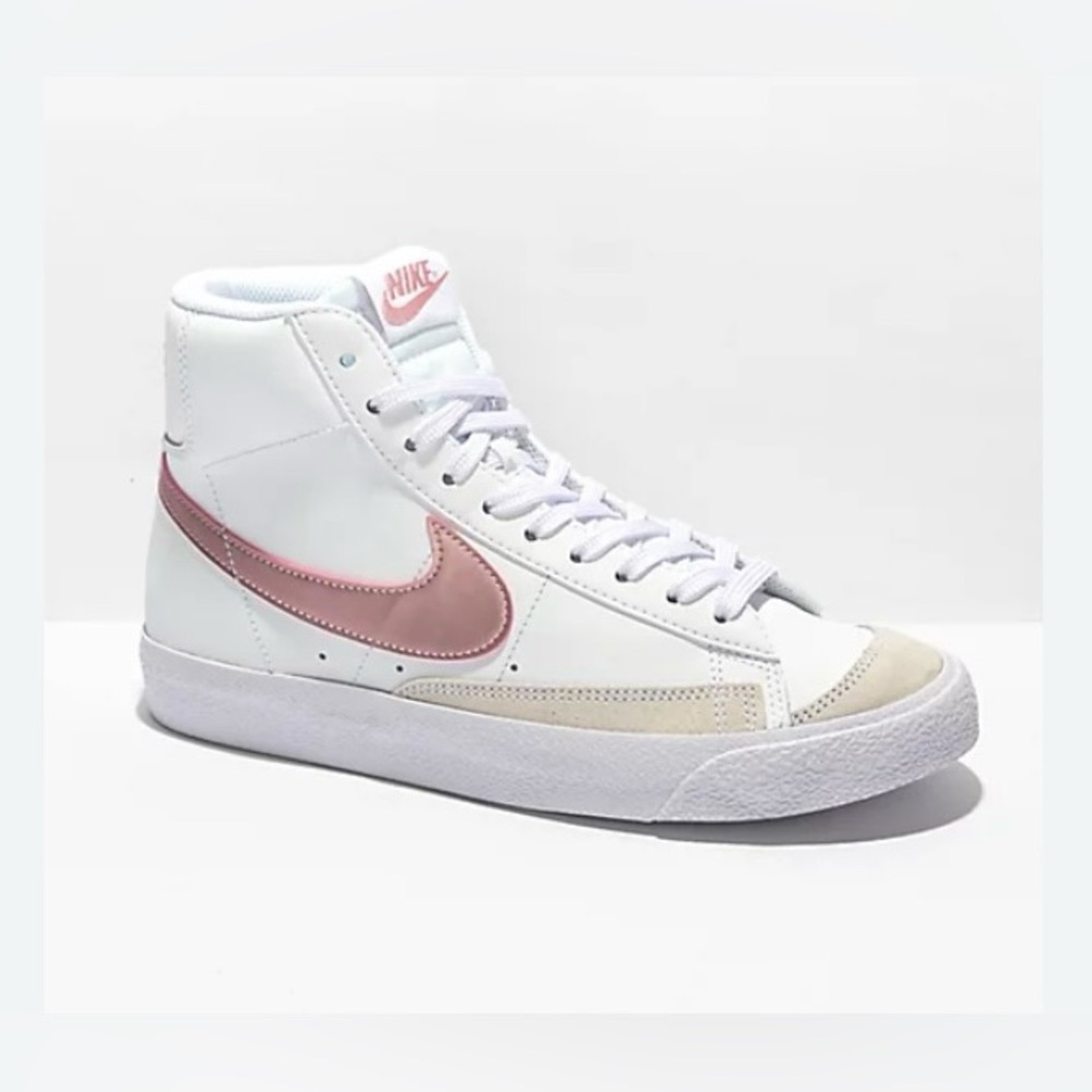 Nike BLAZER Mid 77 SNEAKERS High-Top Sneakers -Women’s 
SIZE W-8.5 -7Y